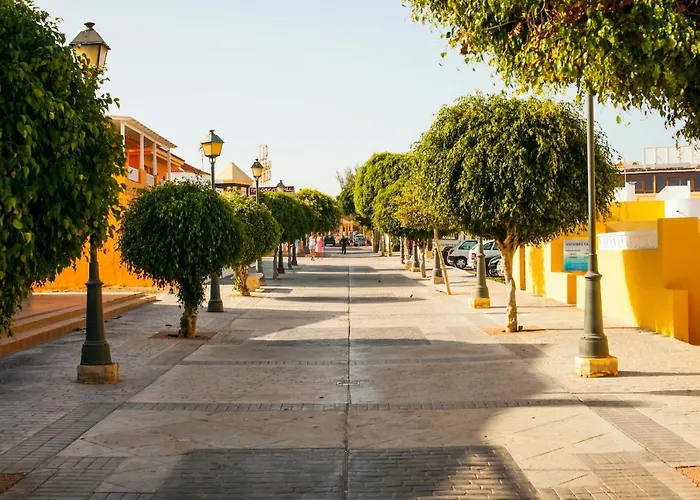 Inviting 1-bed On Castillo Mar *