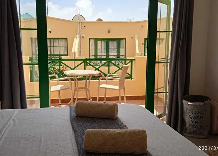 Appartement Inviting 1-bed On Castillo Mar *