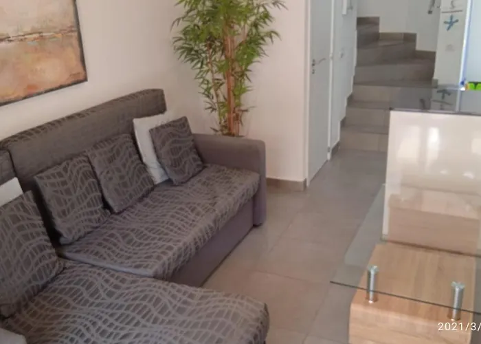 Inviting 1-bed On Castillo Mar *