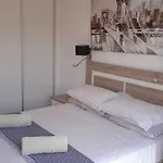 Inviting 1-bed On Castillo Mar *