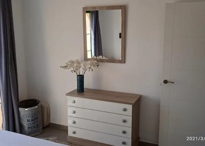 Apartment Inviting 1-bed On Castillo Mar