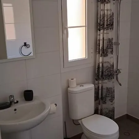 Daire Inviting 1-bed On Castillo Mar