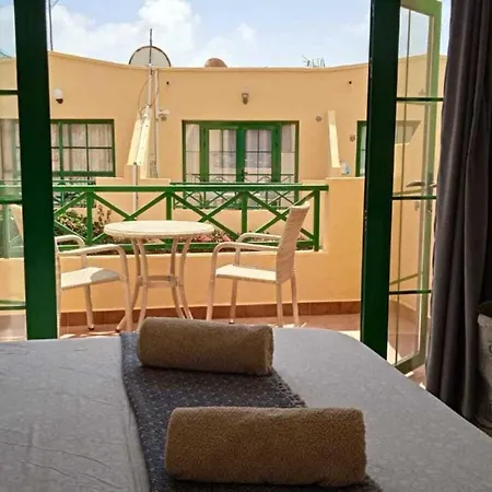 Daire Inviting 1-bed On Castillo Mar *
