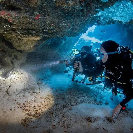 Inviting 1-bed On Castillo Mar Daire