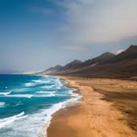 Inviting 1-bed On Castillo Mar